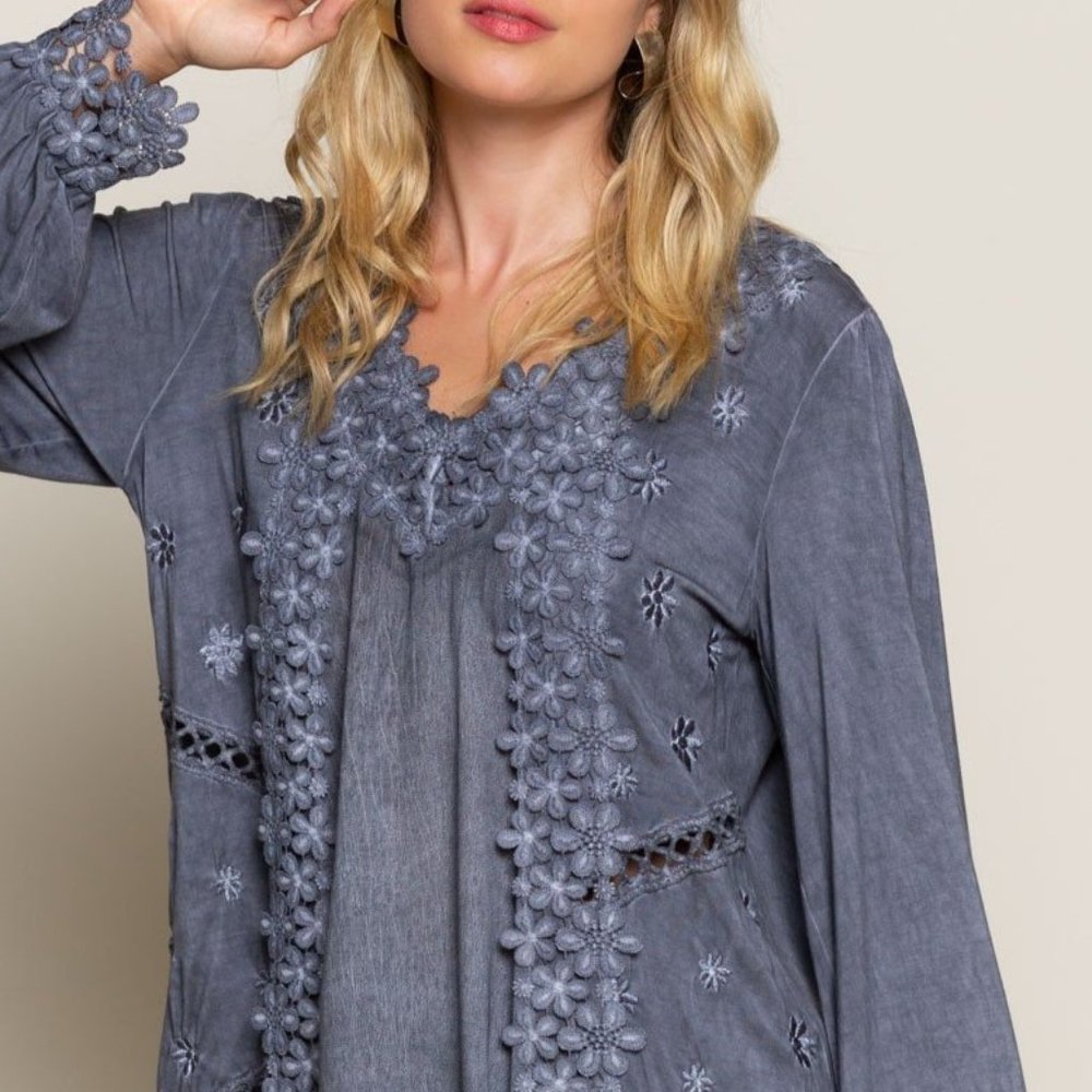 🔥SALE POL Floral Embroidered Top